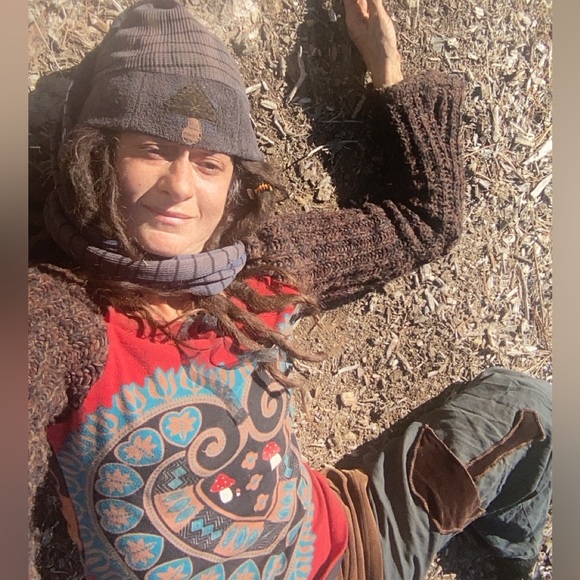 Meet your Posher, Sukha Creatress - Picture 2 of 4